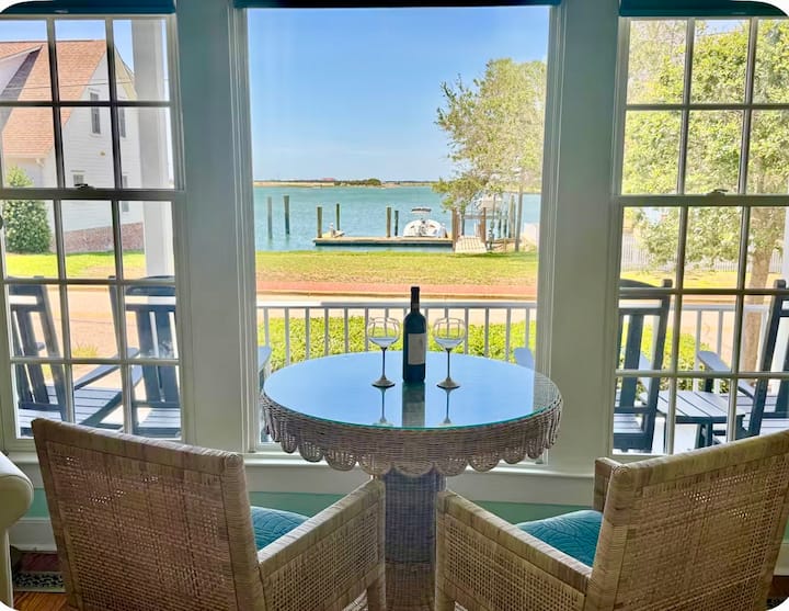 Newly Renovated, Waterfront - Historic Downtown