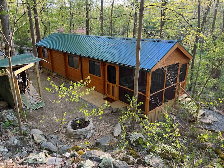 Sleepy Hollow Log Cabin