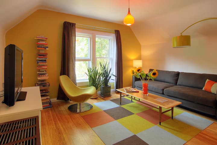Heart of Boulder - Victorian Apt.