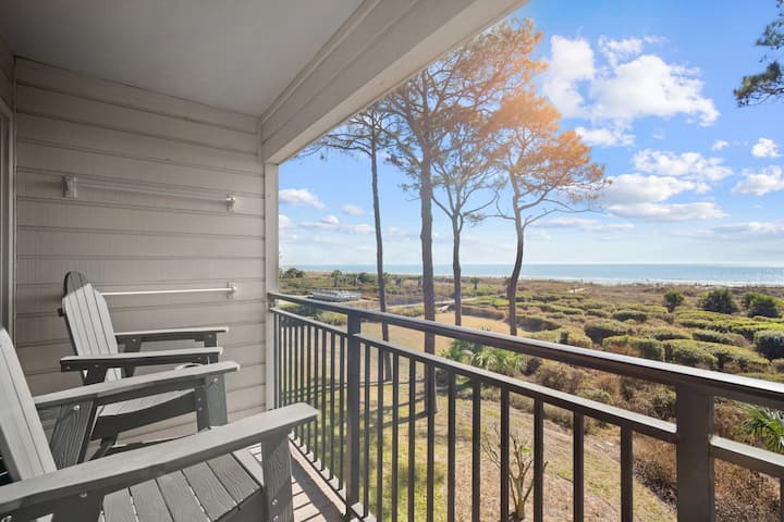 Ocean Front Condo w/ Private Water Front Balcony