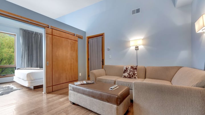 Downtown Jackson - Miller Park Loft Suite