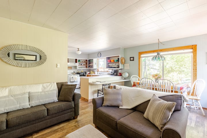 Little Beach Cabin - Manzanita OR