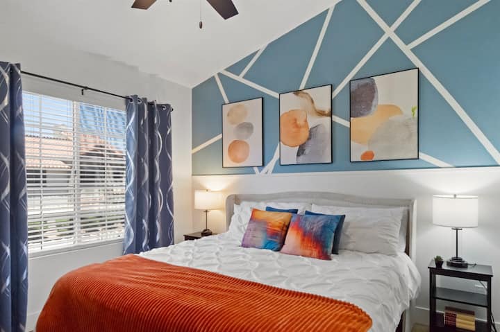 Upscale Gourmet Retreat | Fully Stocked kitchen