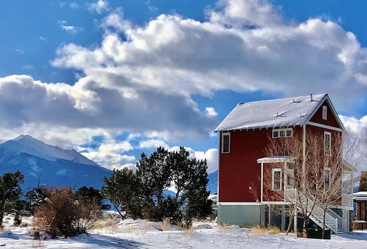 The Red Farmhouse - Mt. views & River trails!