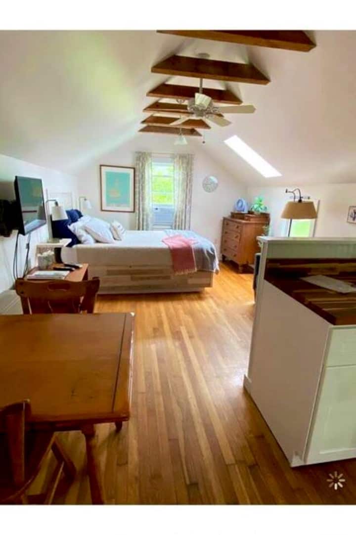 The Ritz: Bright, airy & close to everything!