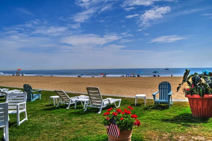 VB Condo,Boardwalk/Oceanfront,Beach, Pool,Kitchen