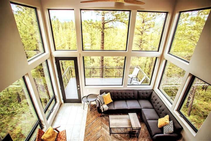 Eagle Peak Cabin-Mountain Views and Private Trail!