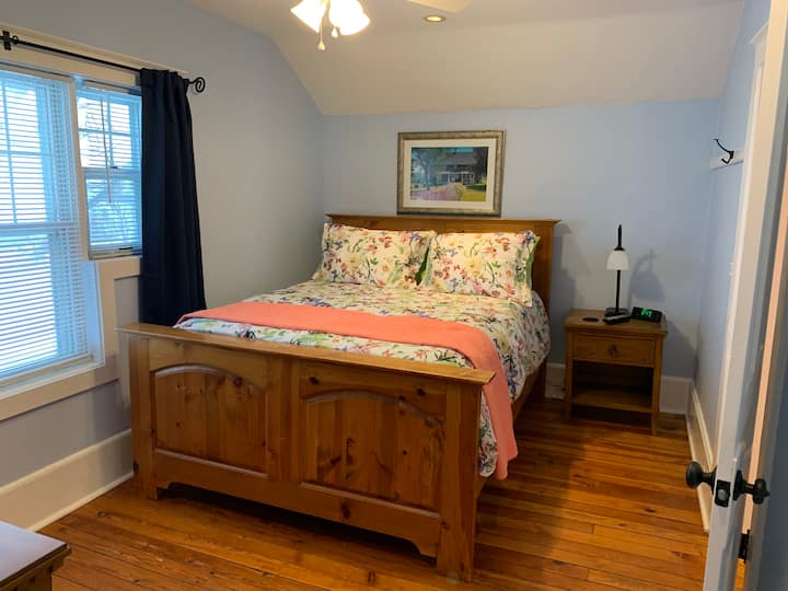 Gabriel Farms (Petoskey) Farm House room #2