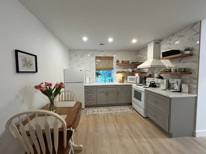 Peaceful, renovated suite with huge fenced yard!