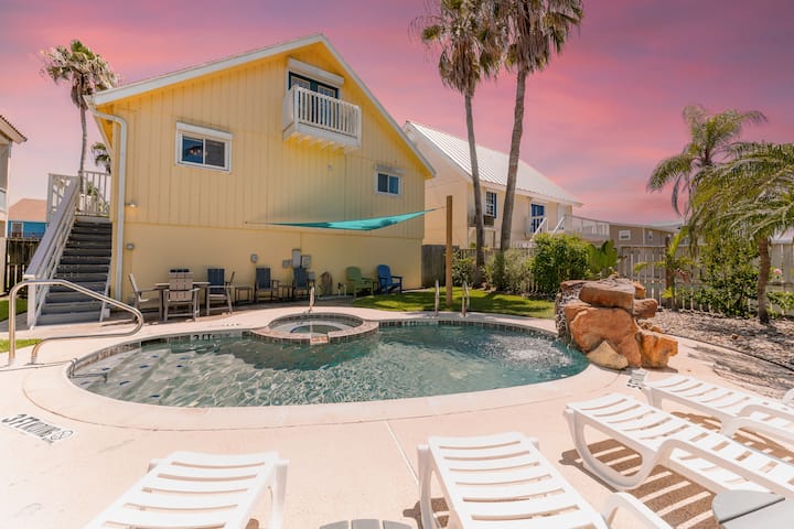 3 Min Walk to Beach/Heated Pool/Hot Tub/Game Room