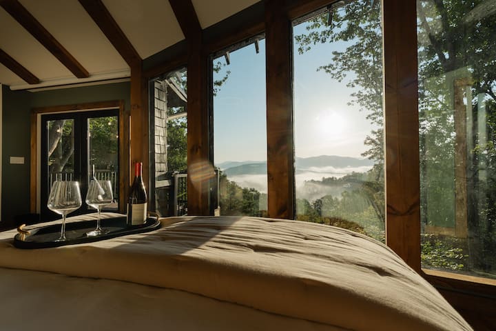 Perched. Private. Romantic. | Hot Tub + Sauna
