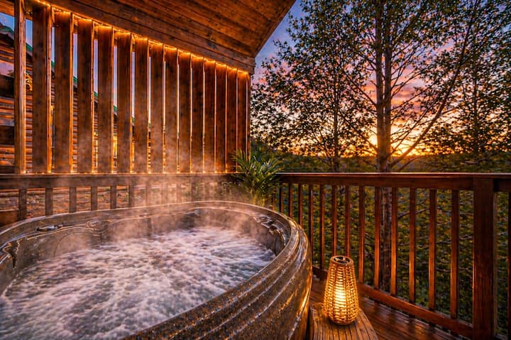 Romantic Cabin w/ Hot Tub • 3mi to Gatlinburg
