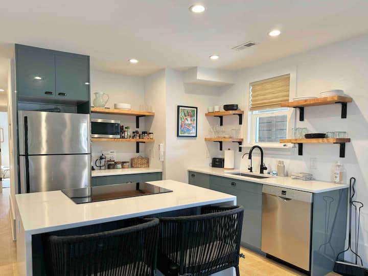 Lumina by the Sea~Updated 1-Bed~Steps to Beach!