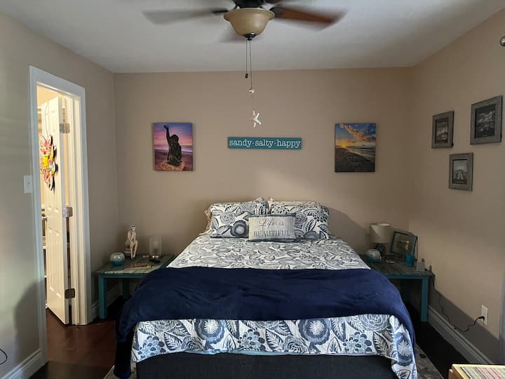 Private Suite in Quiet Mid Island Neighborhood