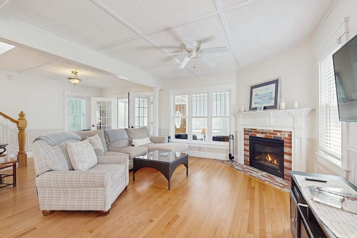 Walk to Dock Square | Dog-Friendly | Fireplace