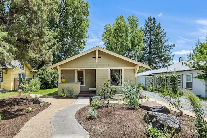 Cottage in Bend: Walk Everywhere