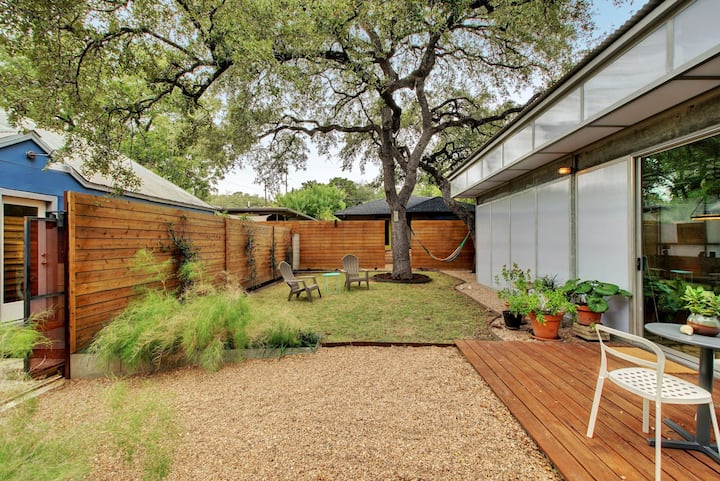 Sweet South Austin Studio in Bouldin Creek