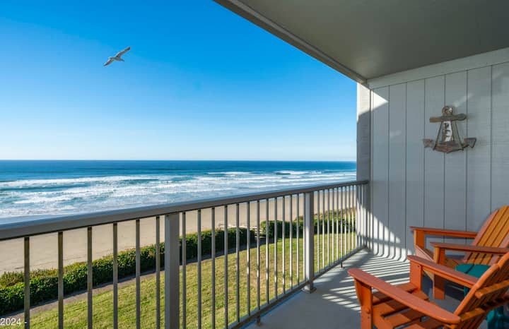 Beachfront Getaway @Nye Beach-Walk to Dining/Shops