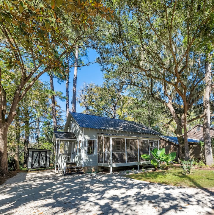Unique New Remodel Close to Beach and Golf