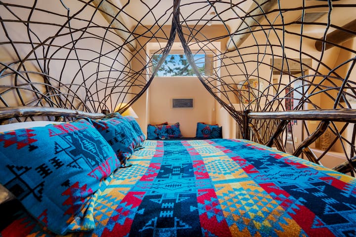 Purple Lizard- Sedona Villas