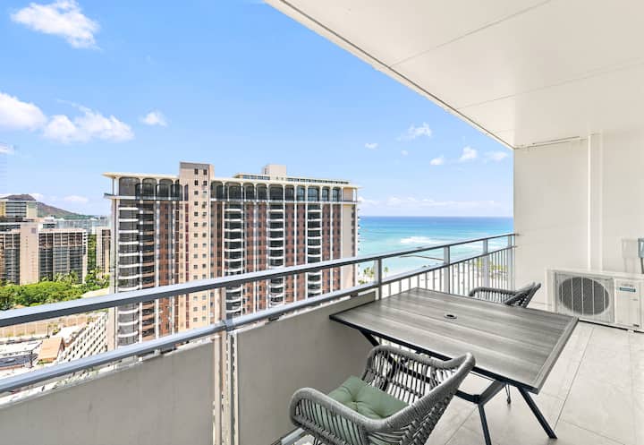 New Waikiki Resort Listing | Fireworks & Oceanview
