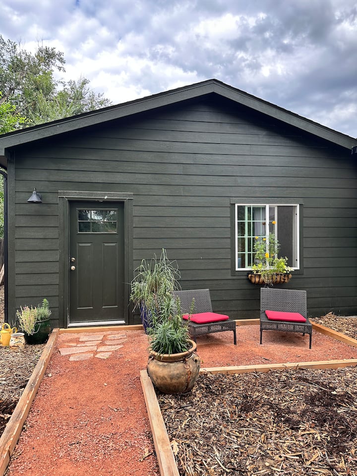 West Wolf Cottage—where city meets country