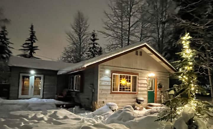 Cozy Small House Close to Downtown