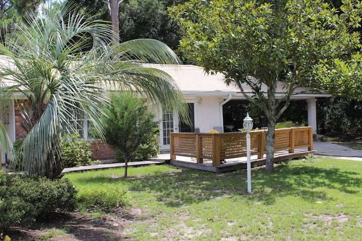 The Dollyanna Mini-Suite - Seniors Welcome