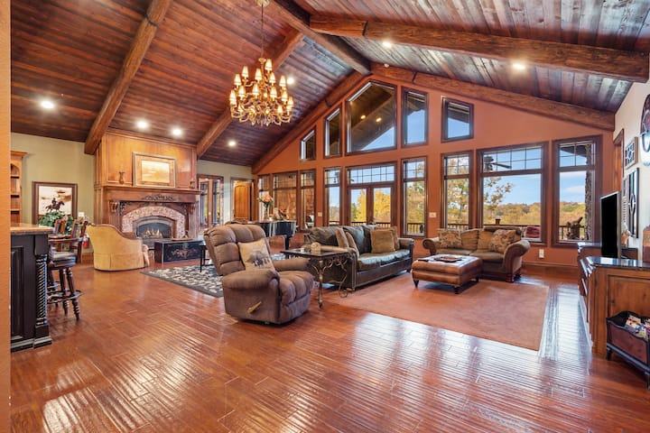 The Lodge at Rock Canyon + Free Tickets + Hot Tub!
