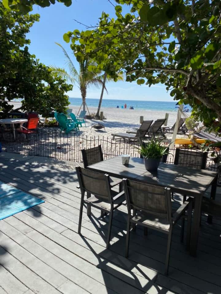 Private Beachfront 2BR BUNGALOW*POOL*PETS ok
