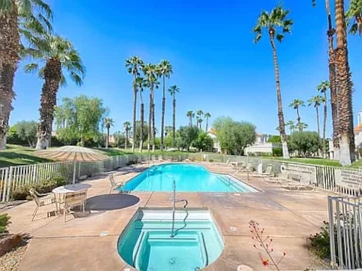 Golf Getaway Condo in Palm Desert