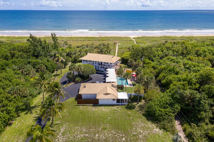 Extraordinary location, private, beach path, cozy