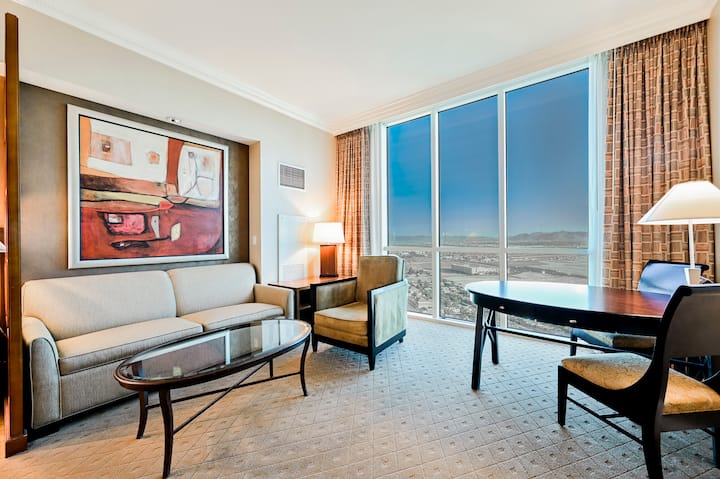 A26B3 Studio w/No Resort Fee/Pool/Gym