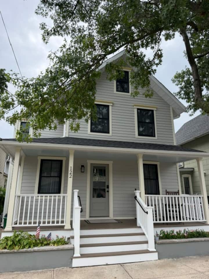 NEW Ocean Grove Monthly Rental. Walk to the Beach!