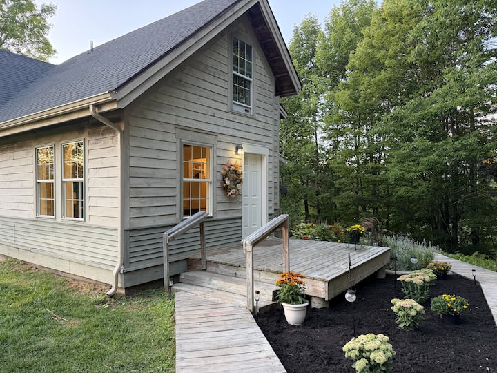 Charming Two-Story Vermont Retreat
