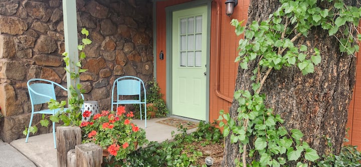 Casa de la Piedra ~ Downtown 1-Bedroom Cottage