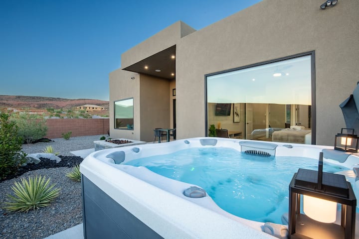 SunChaser 2 Bed 2 bath Dog Friendly Private Home