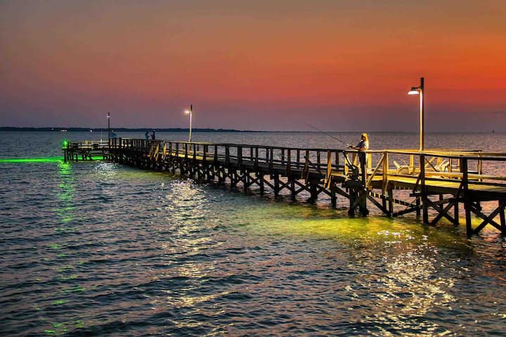 Private Pier, "Trophy Trout" Cottage on Copano Bay