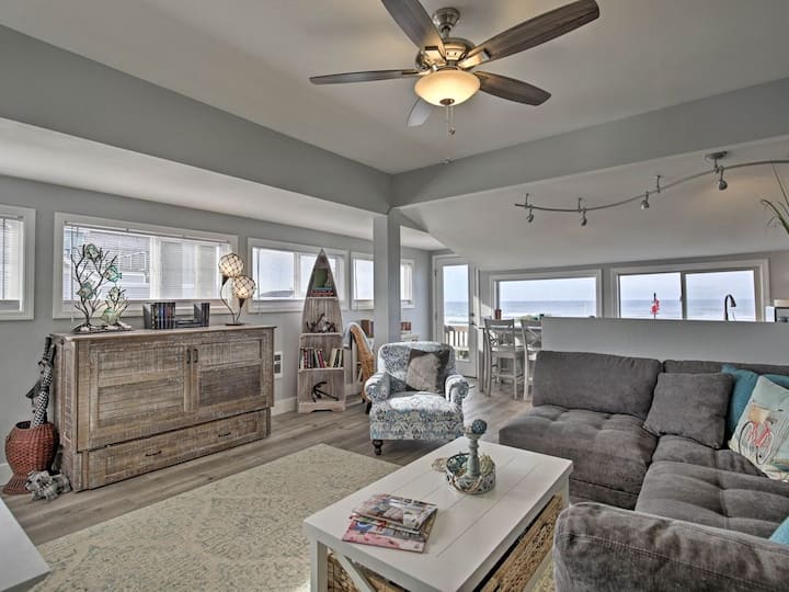 Oceanfront Newport Condo w/Deck & HUGE Views!