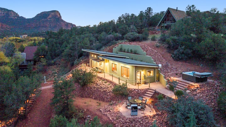 Sedona Adventure House | 180 Views, Hot Tub, Patio