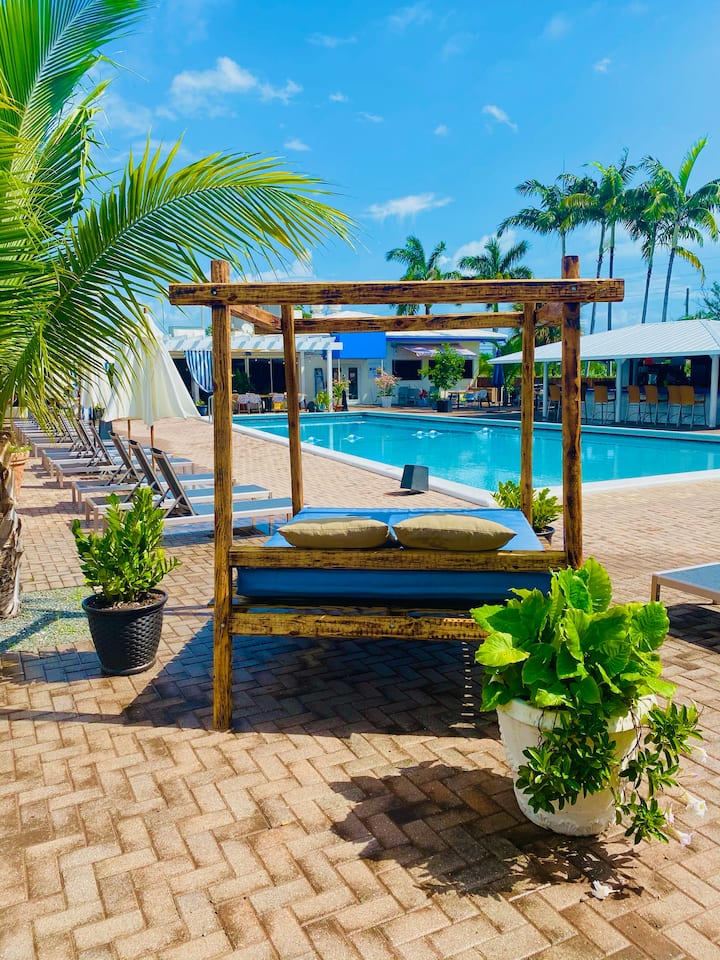 Standard 1 Bedroom King Suite with Balcony