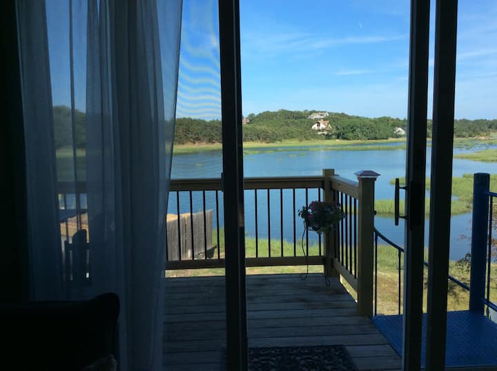 Beautiful Creekside Apartment in Wellfleet Center