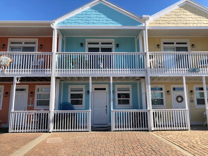 Set Sail 9, steps away from the Beach!!