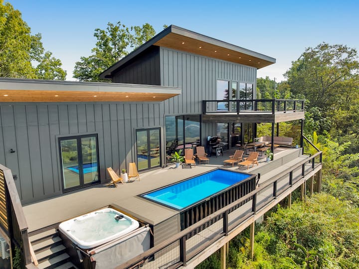 Cliffside Infinity Pool • Hot Tub • Epic Views