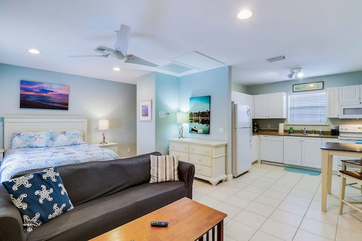 Downtown Cozy Stuart studio