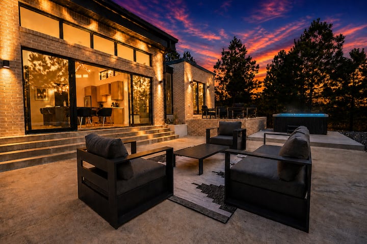 Bold Design • Quiet Luxury • The Jade’s Sister