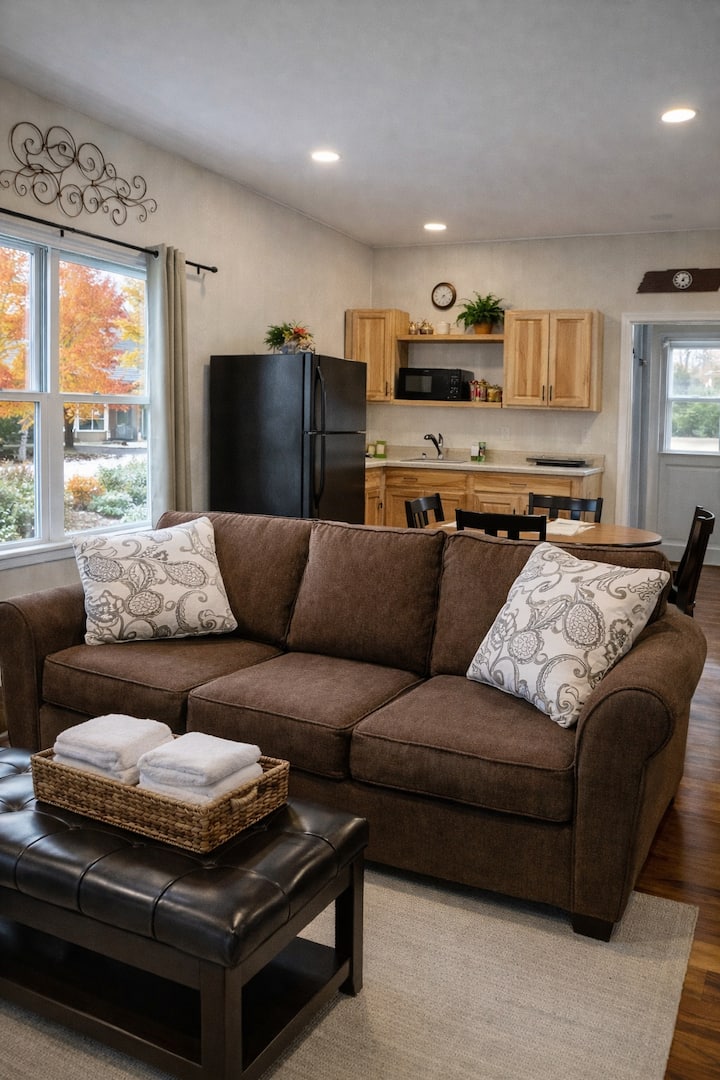 Cozy Cottage Retreat Peaceful, Comfortable King 