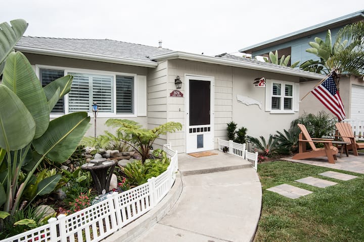 Betty's Beach Bungalow-Pet Friendly! STR16-0438