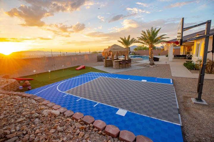 3400 SqFt House 40Ft Heatable Pool/Spa- Strip View