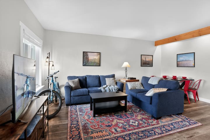 Dog-Friendly BV Condo: Walk to Main St & River